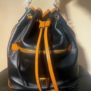 Dooney & Bourke
